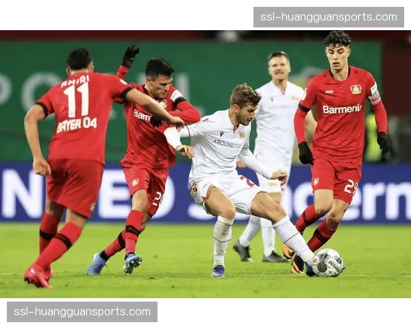奥格斯堡1-1战平波鸿，两队全场累计形成快速反击机会仅9次