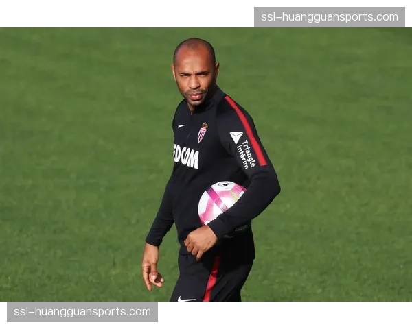 法国足球名宿亨利受邀担任下赛季法甲宣传大使